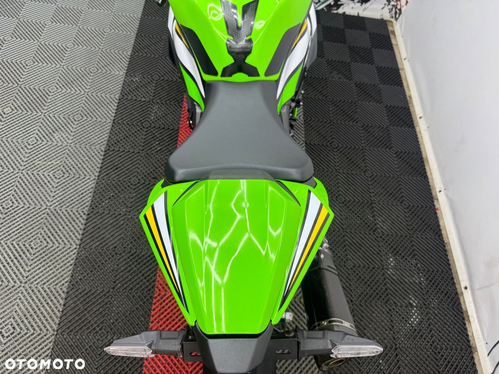 Kawasaki ZX - 19