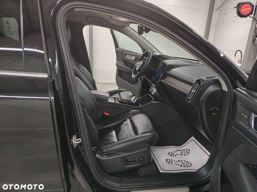 Volvo XC 40 B3 Plus Dark - 30