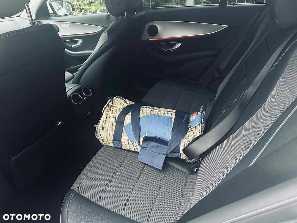 Mercedes-Benz Klasa E 200 d 9G-TRONIC Exclusive - 6