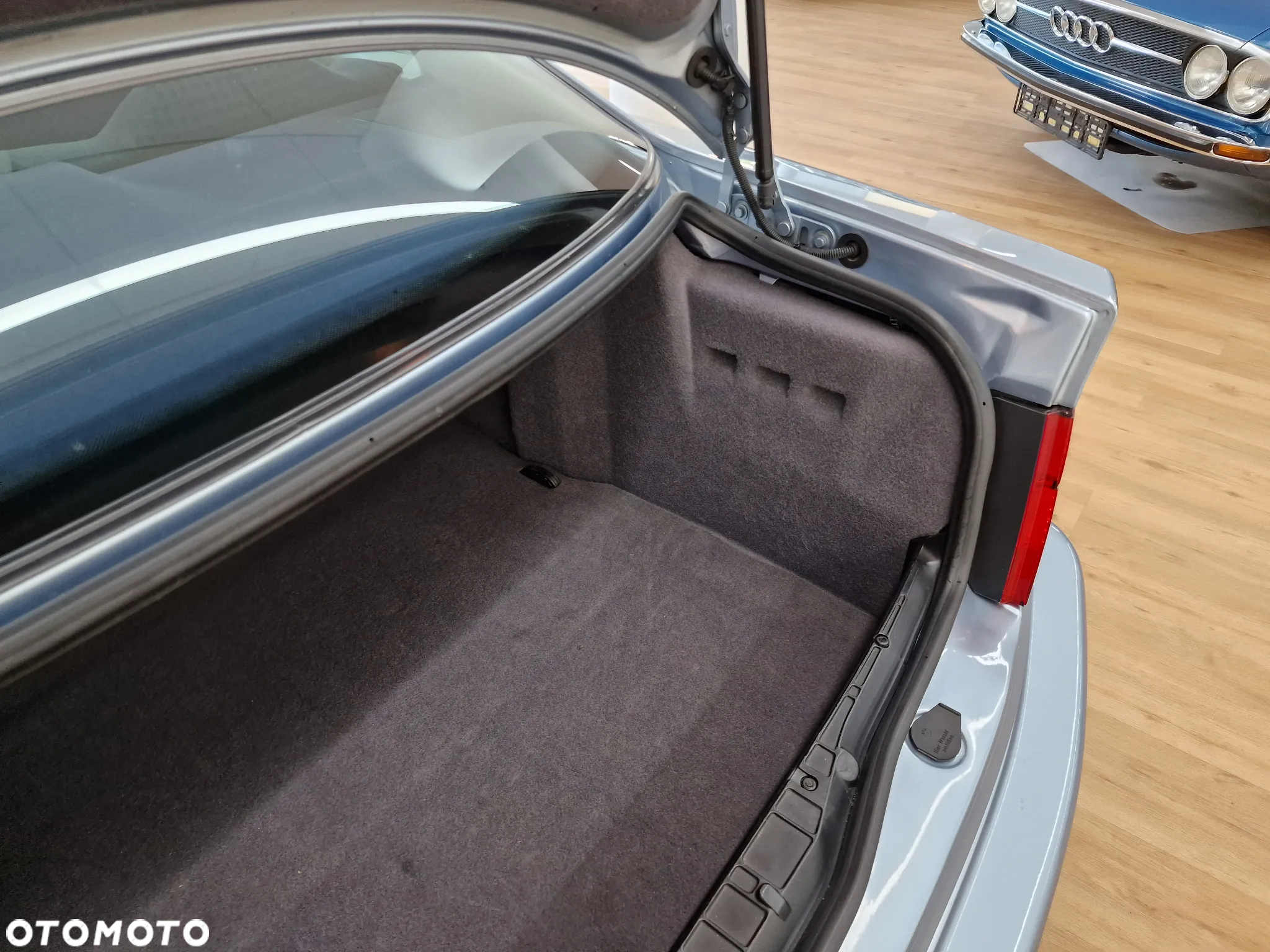 BMW Seria 8 - 30