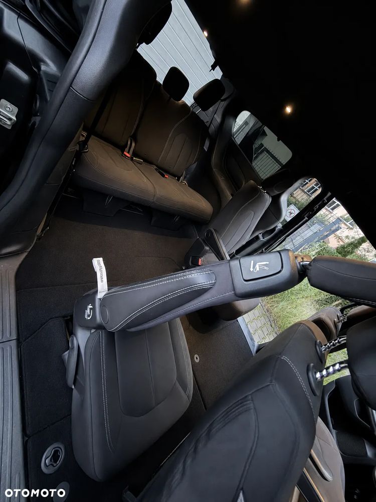 Chrysler Pacifica - 25