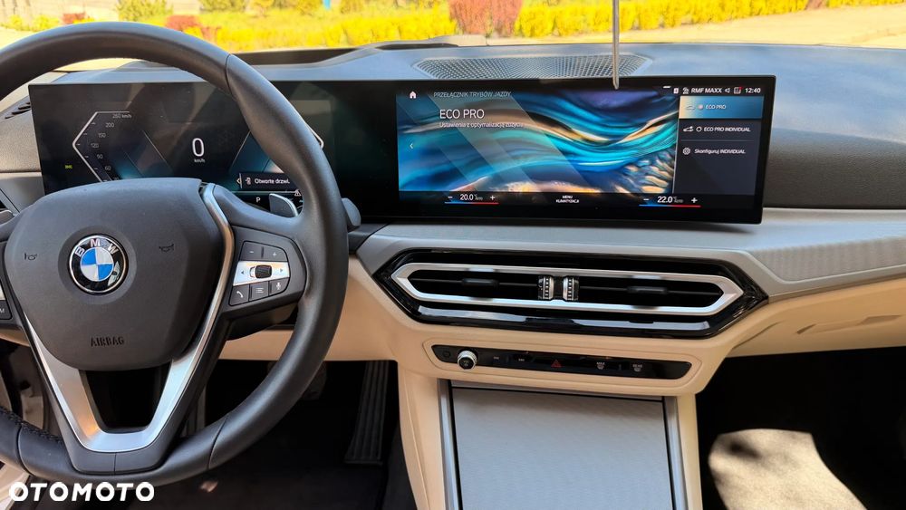 BMW Seria 3 330i xDrive - 11