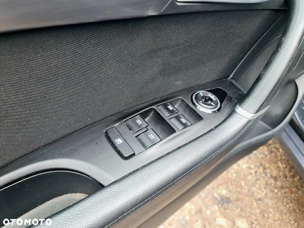 Hyundai i40 Kombi blue 1.7 CRDi DCT Premium - 25