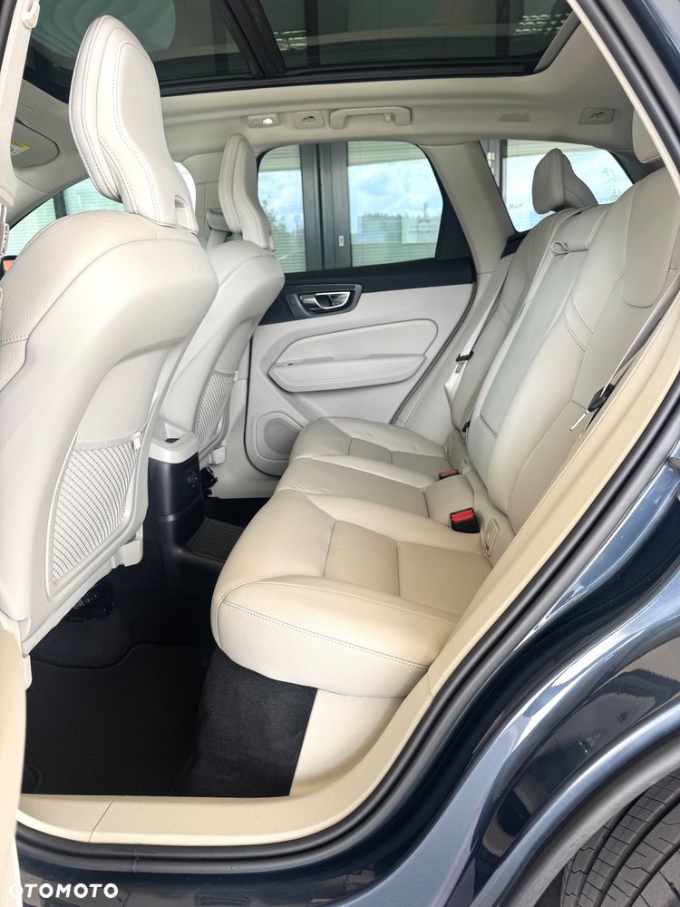 Volvo XC 60 T6 AWD Recharge Geartronic Inscription - 8