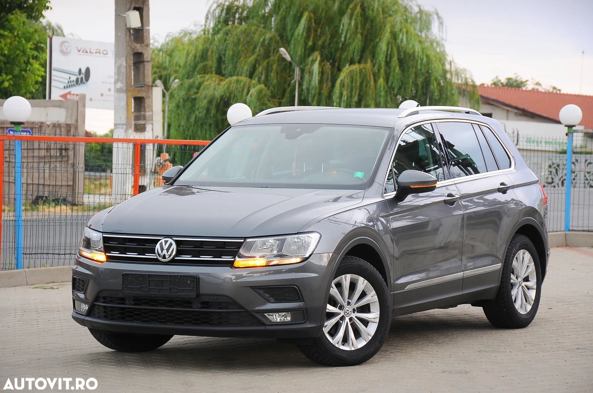 Volkswagen Tiguan 1.5 TSI ACT Comfortline - 1
