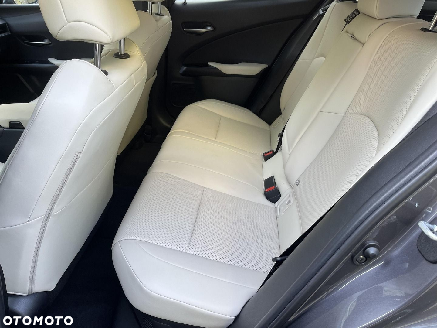 Lexus UX - 14