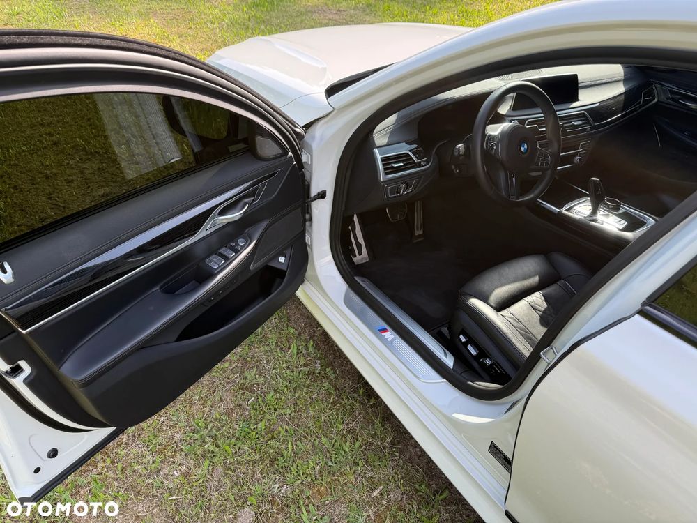 BMW Seria 7 750Li xDrive sport - 19