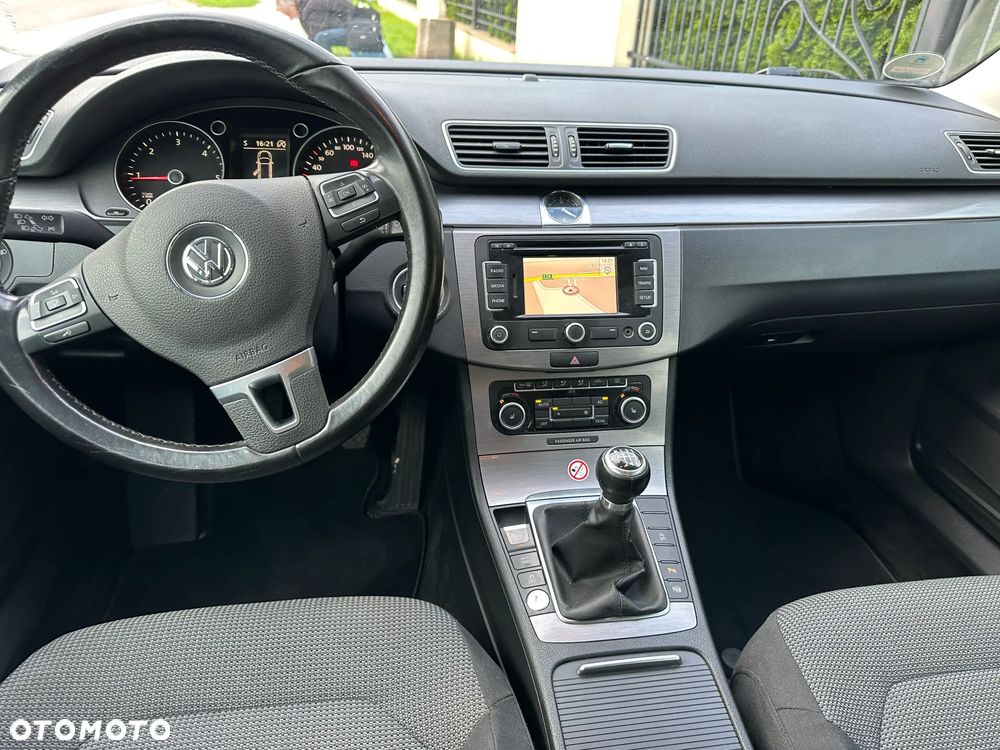 Volkswagen Passat 2.0 Blue TDI SCR Comfortline - 3