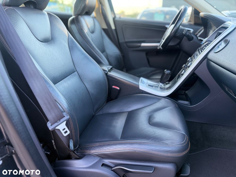 Volvo XC 60 D5 AWD Summum - 27