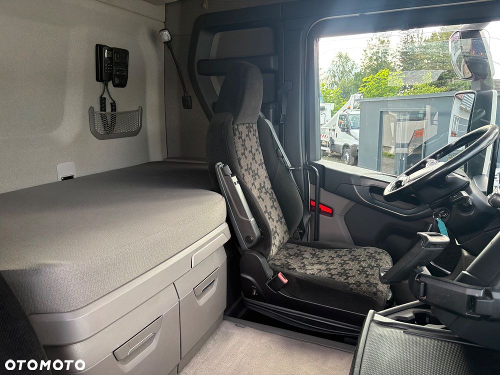 Scania R 450 | RETARDER | FULL LED | CAŁA NA PODUSZKACH | KLIMA POSTOJOWA | DWA ZBIORNIKI | NAWIGACJA | NOWE SPRZĘGŁO | SPROWADZONA | SUPER STAN - 30