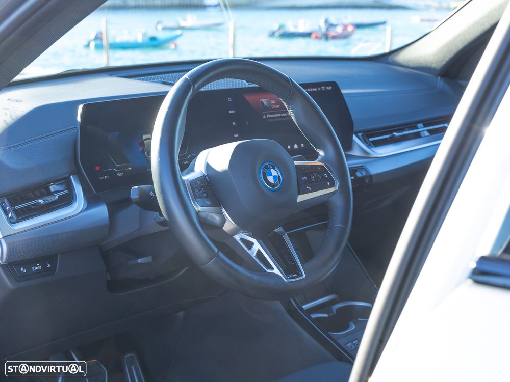 BMW iX2 eDrive20 Pack Desportivo M - 21