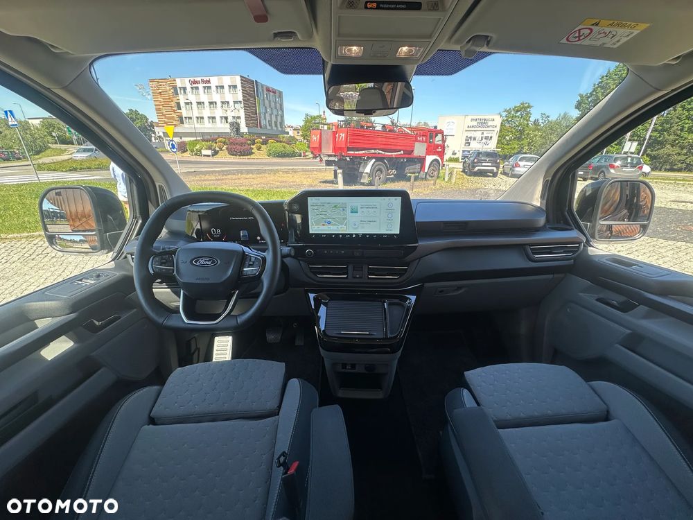Ford Tourneo Custom 2.0 EcoBlue L1 Titanium SelectShift - 23