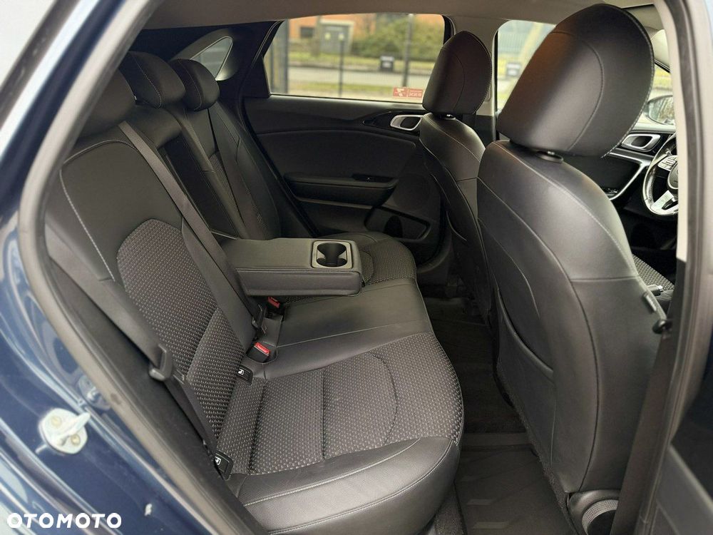 Kia Ceed - 16