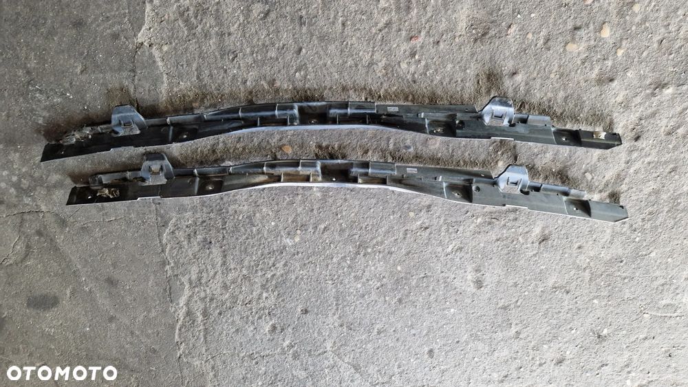 OPEL ASTRA H KOMBI ŚLIZG ZDERZAKA ŚRODKOWY 24460477