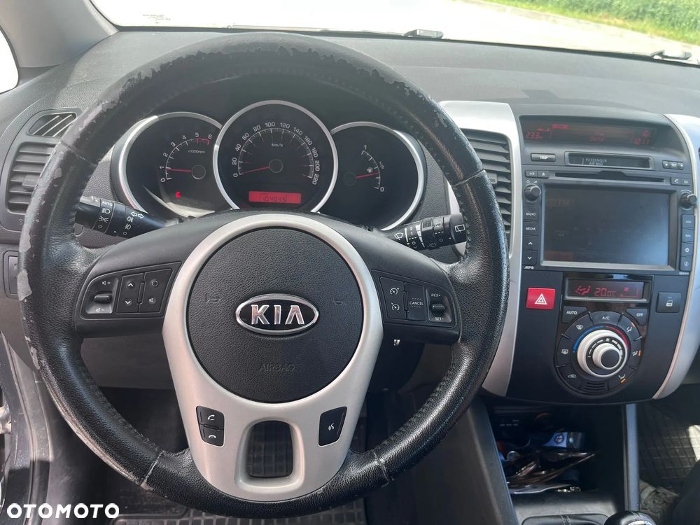 Kia Venga 1.6 CRDi L - 11