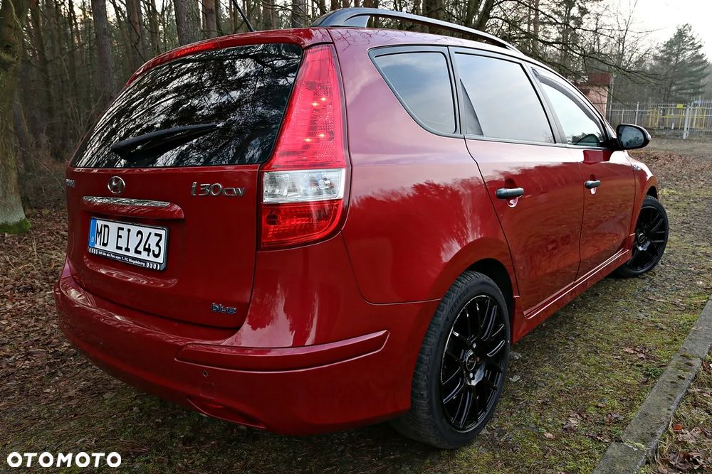 Hyundai i30 blue Kombi 1.6 CRDi Trend - 24