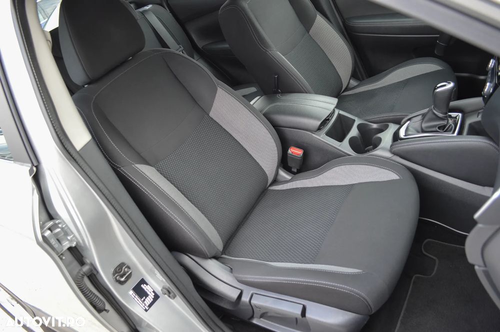 Nissan Qashqai 1.3 DIG-T DCT N-CONNECTA - 25