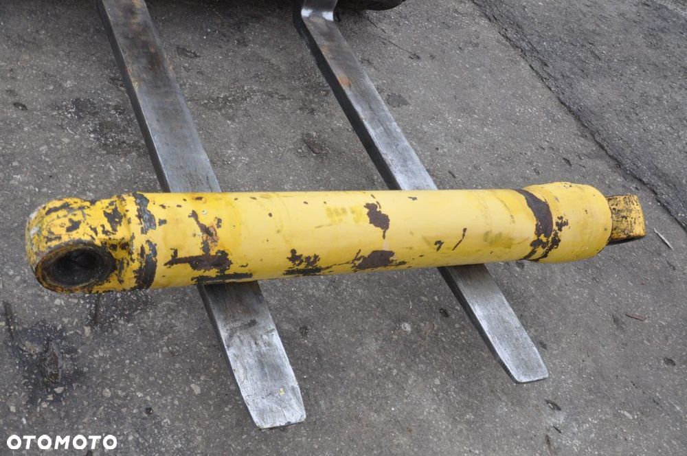 SIŁOWNIK HYDRAULICZNY KOMATSU PW 75R 95 DŁ. 117 CM - 2