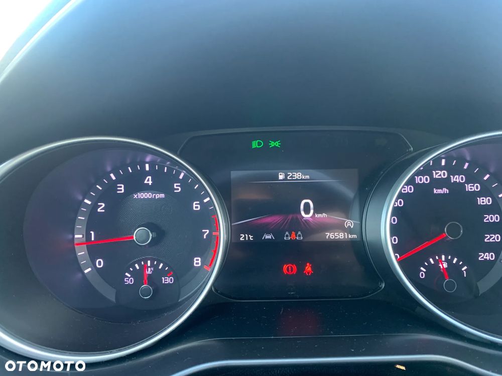 Kia Ceed - 12