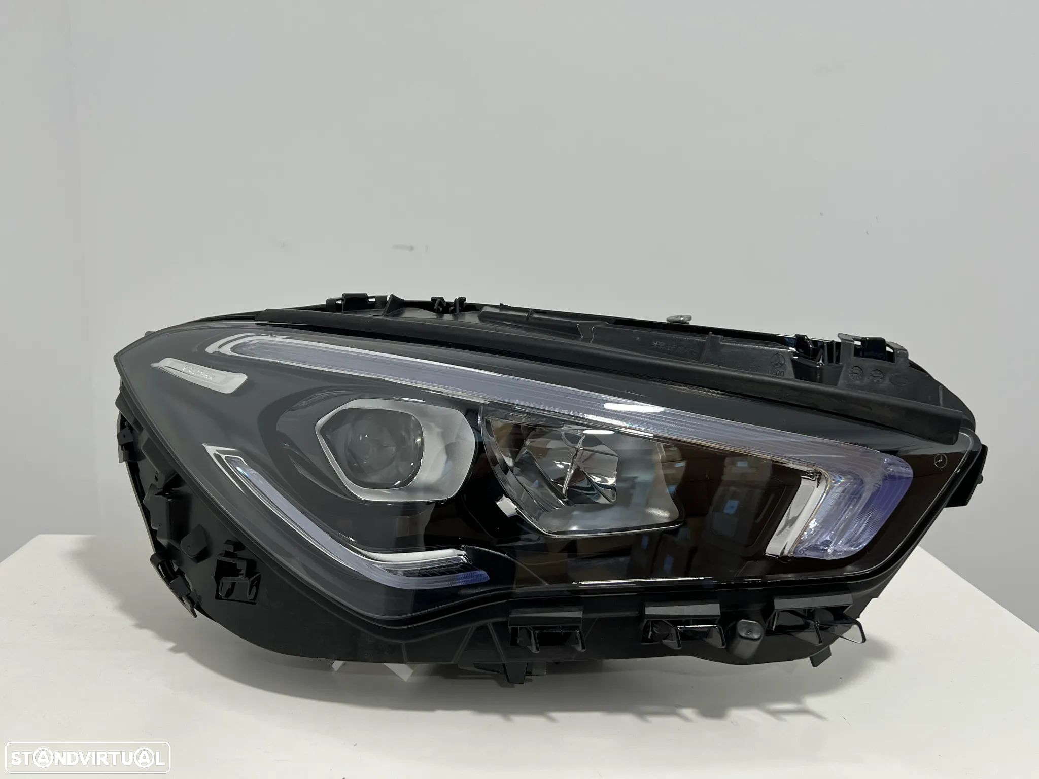Farol Otica Original Mercedes CLA W118 Led lado Direito - 1