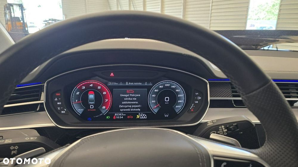 Audi S8 - 35