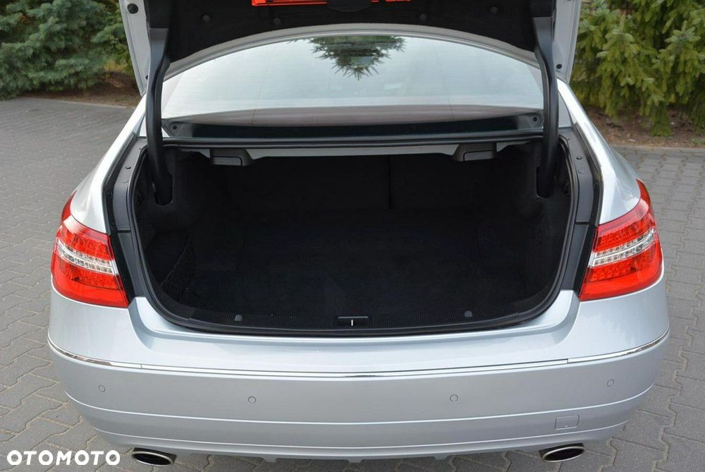 Mercedes-Benz Klasa E 350 CGI BlueEffICIENCY - 34