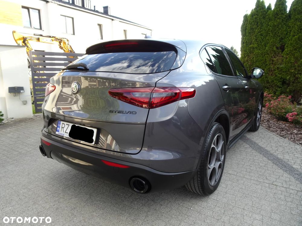 Alfa Romeo Stelvio 2.0 Turbo Sprint Q4 - 8