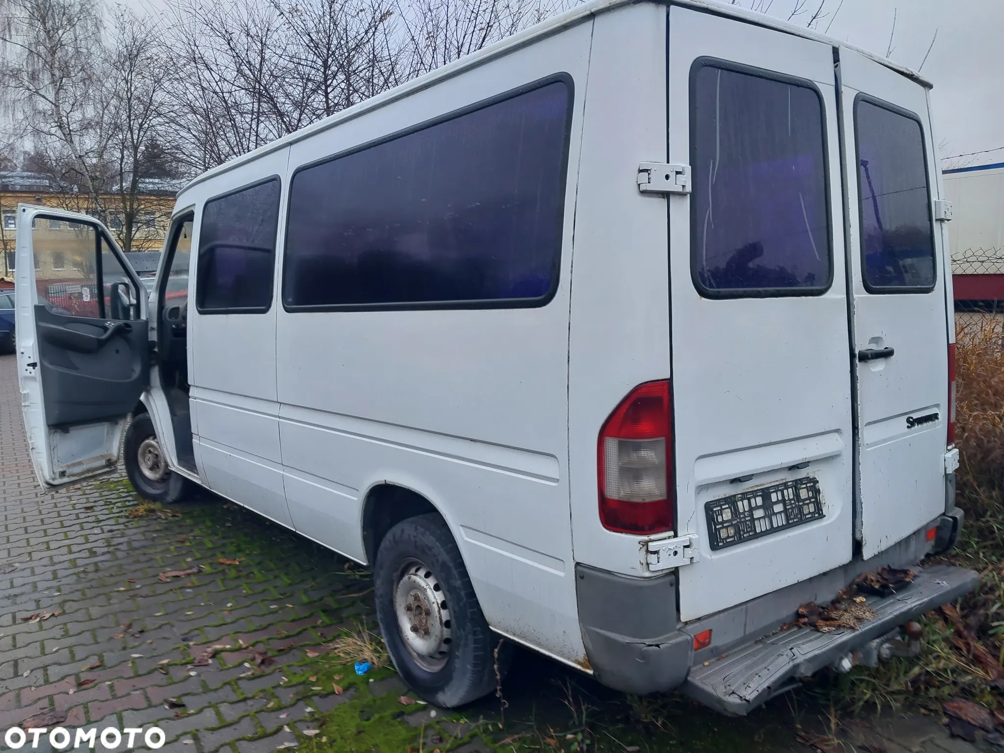 Mercedes Benz Sprinter 316 W903 W902 W901 W904 W905 Lift FL silnik 2.2 cdi pompa wtryskowa wtryski głowica skrzynia manualna most lusterko drzwi resory fotel panel szyba szyberdach mechanizm klamka zewnętrzna NA CZĘŚCI - 8