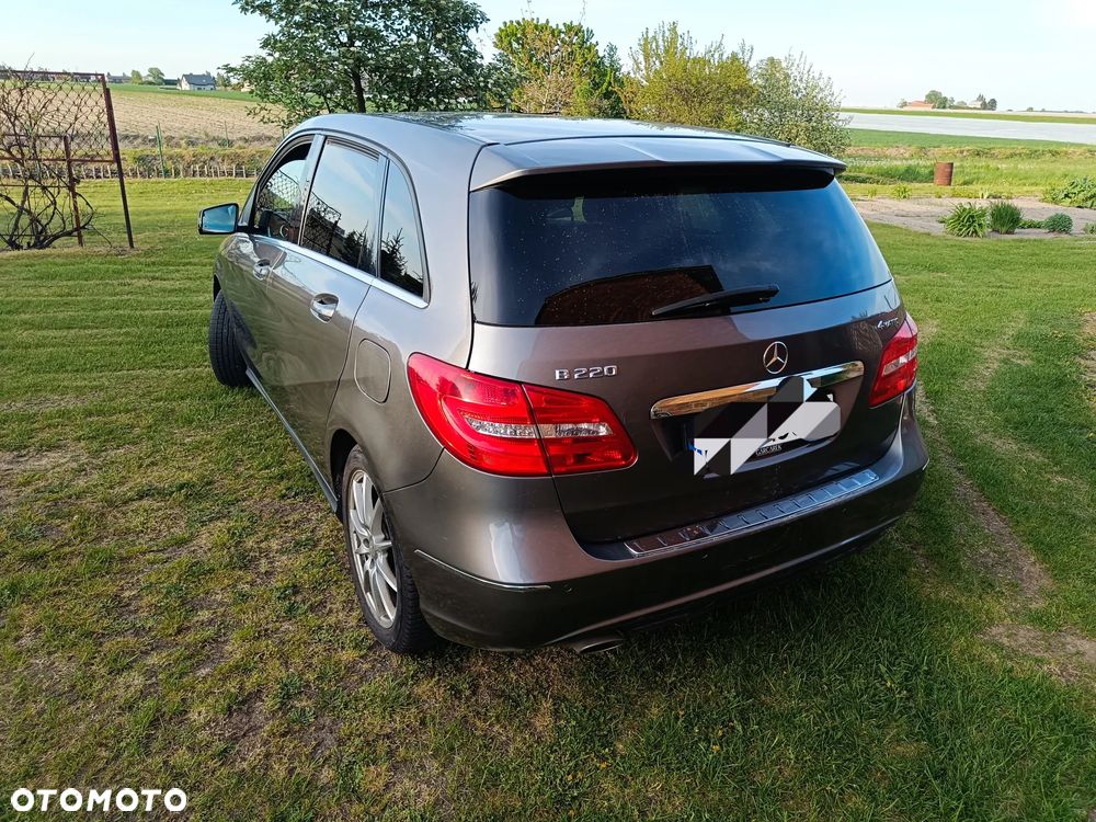 Mercedes-Benz Klasa B 220 4Matic 7G-DCT - 13