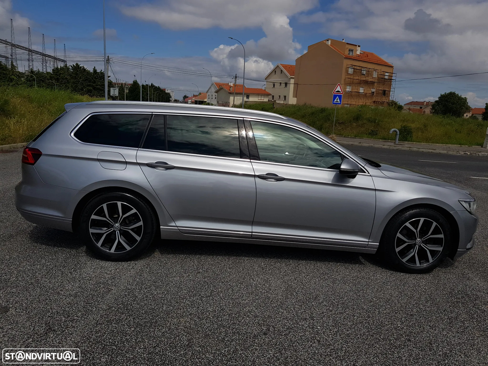 VW Passat Variant 1.6 TDI Highline DSG - 13