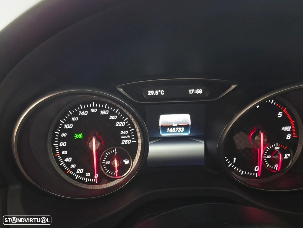 Mercedes-Benz A 180 d Urban - 11
