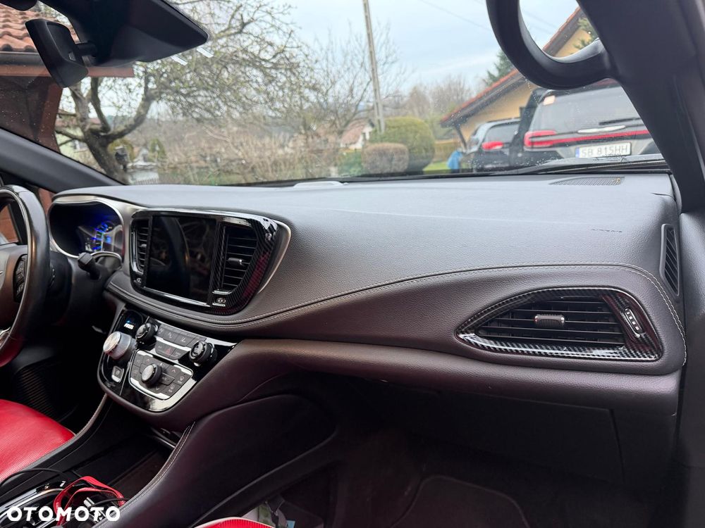 Chrysler Pacifica - 24