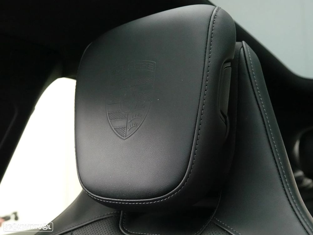 Porsche Taycan 4 - 22