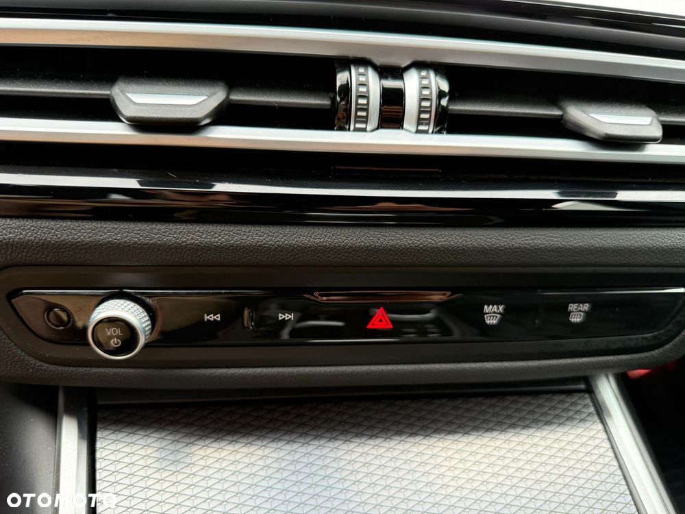 BMW Seria 3 318i M Sport - 20
