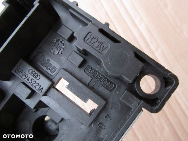 Audi A6 C6 2007r Allroad Wkład lampy lewy tył 4F9945221A - 5
