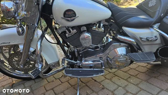 Harley-Davidson Touring Road King - 17
