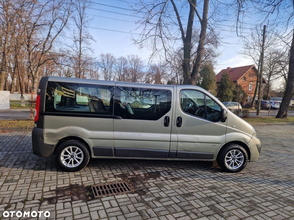 Opel Vivaro - 10