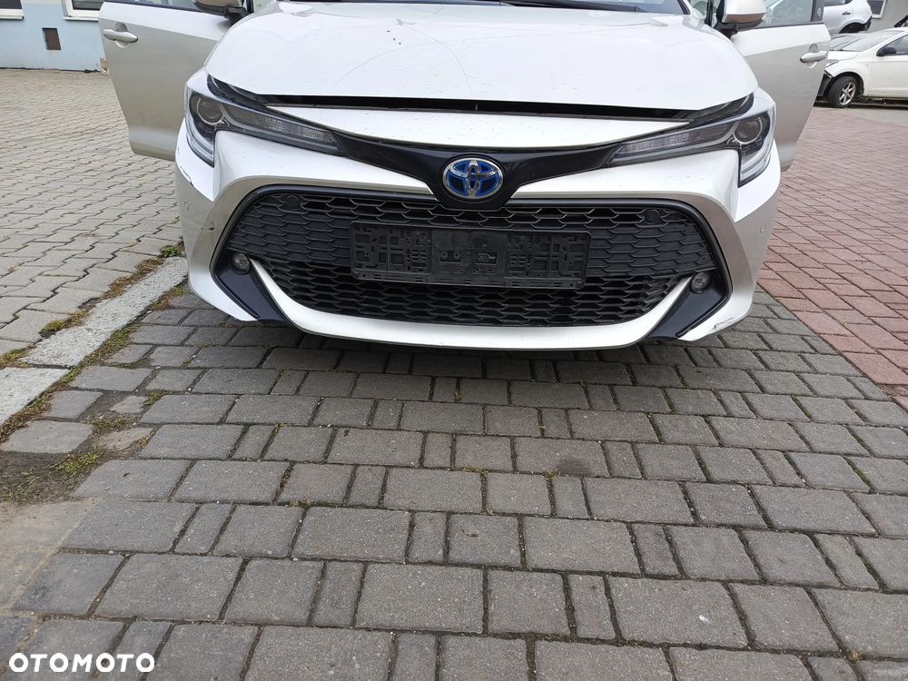 TOYOTA COROLLA E21 ZDERZAK PRZÓD PRZEDNI GOŁY 1J6