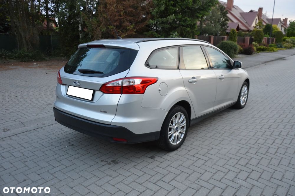 Ford Focus 1.6 TDCi DPF SYNC Edition - 10