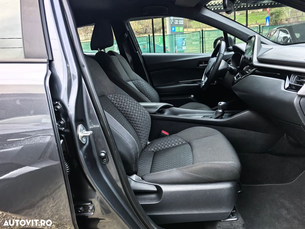 Toyota C-HR Hybrid Business-Edition - 13