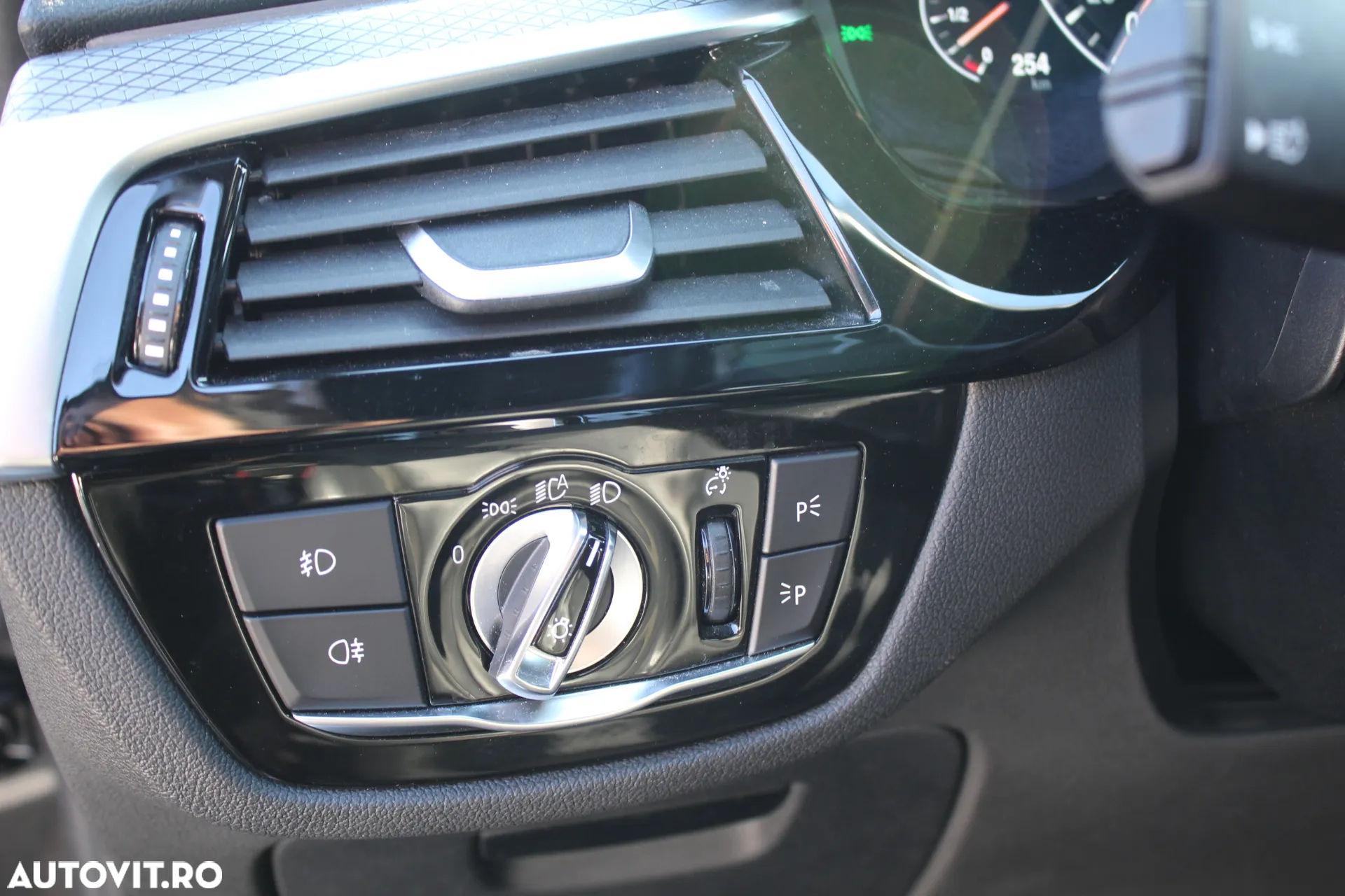 BMW Seria 5 520d Aut. M Sport Edition - 17