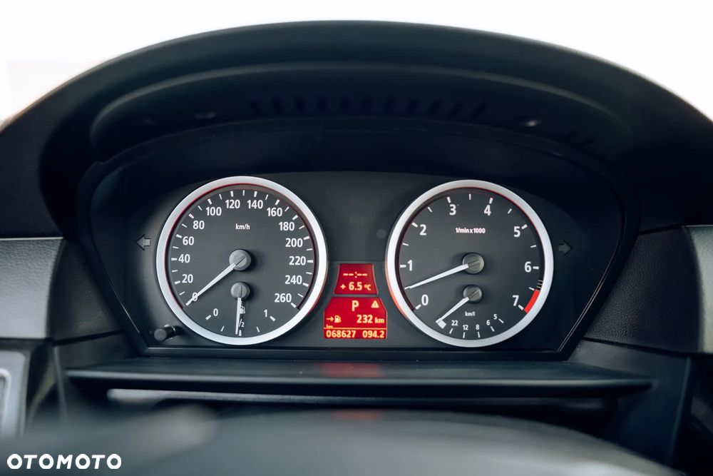 BMW Seria 5 545i - 21