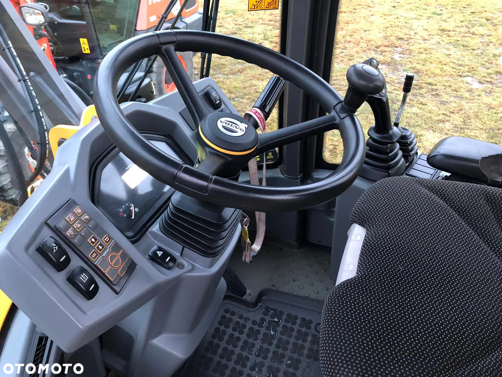 Volvo L30G - 14