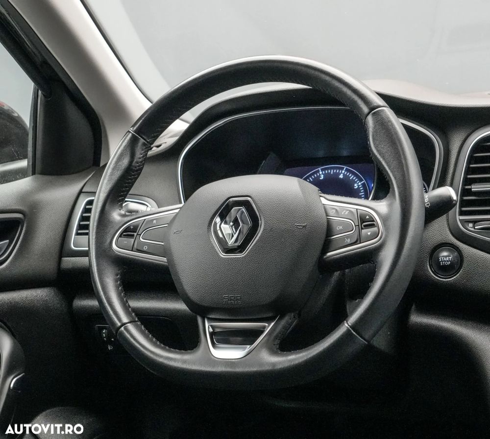 Renault Megane TCE 140 Equilibre - 17