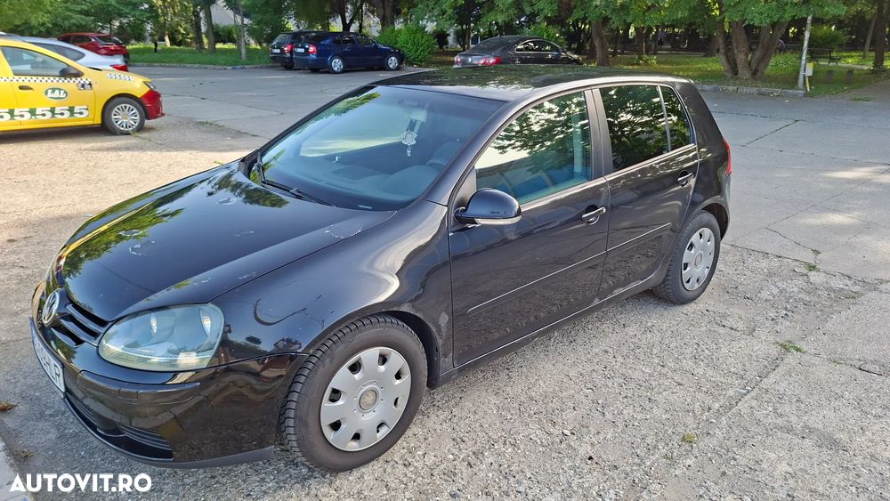 Volkswagen Golf - 1