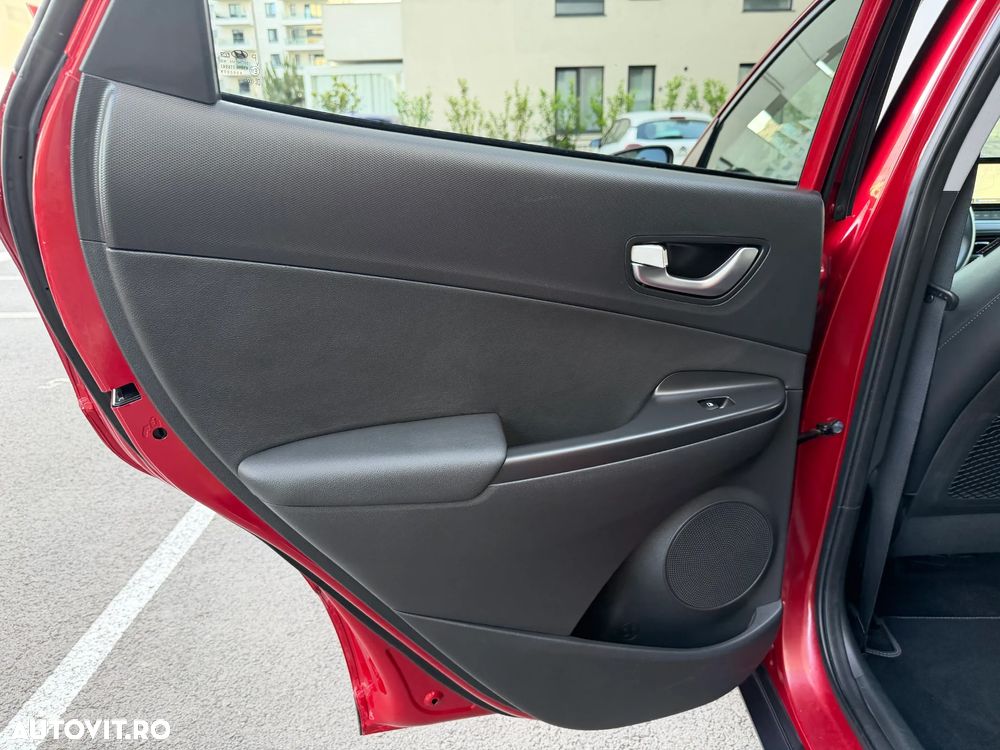 Hyundai KONA - 23