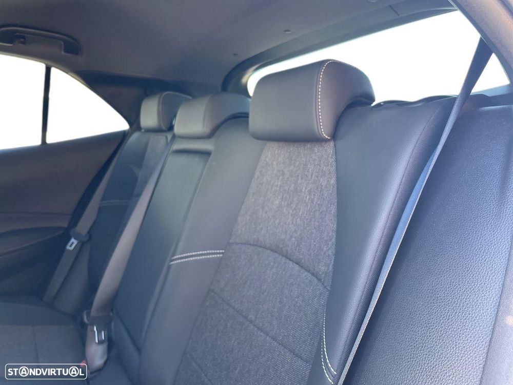 Toyota Corolla 1.8 Hybrid Comfort Plus - 12