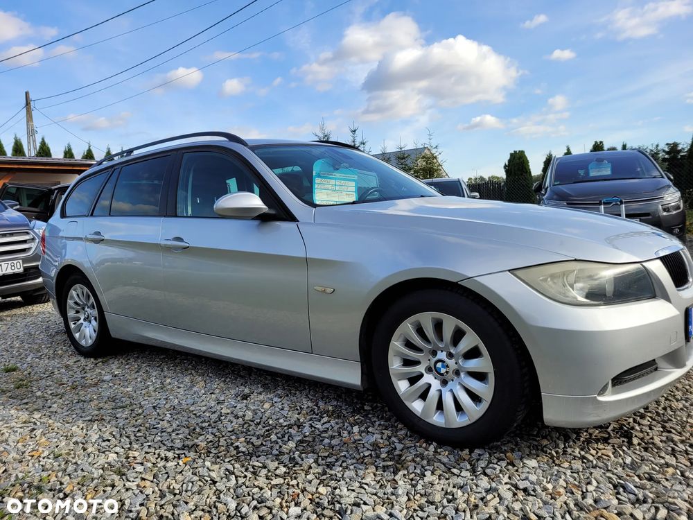 BMW Seria 3 318d DPF Touring Edition Lifestyle - 27