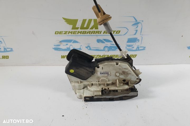 Broasca incuietoare usa dreapta spate 5e0839016-a 5e0839016a Volkswagen VW Passat B8 seria - 1