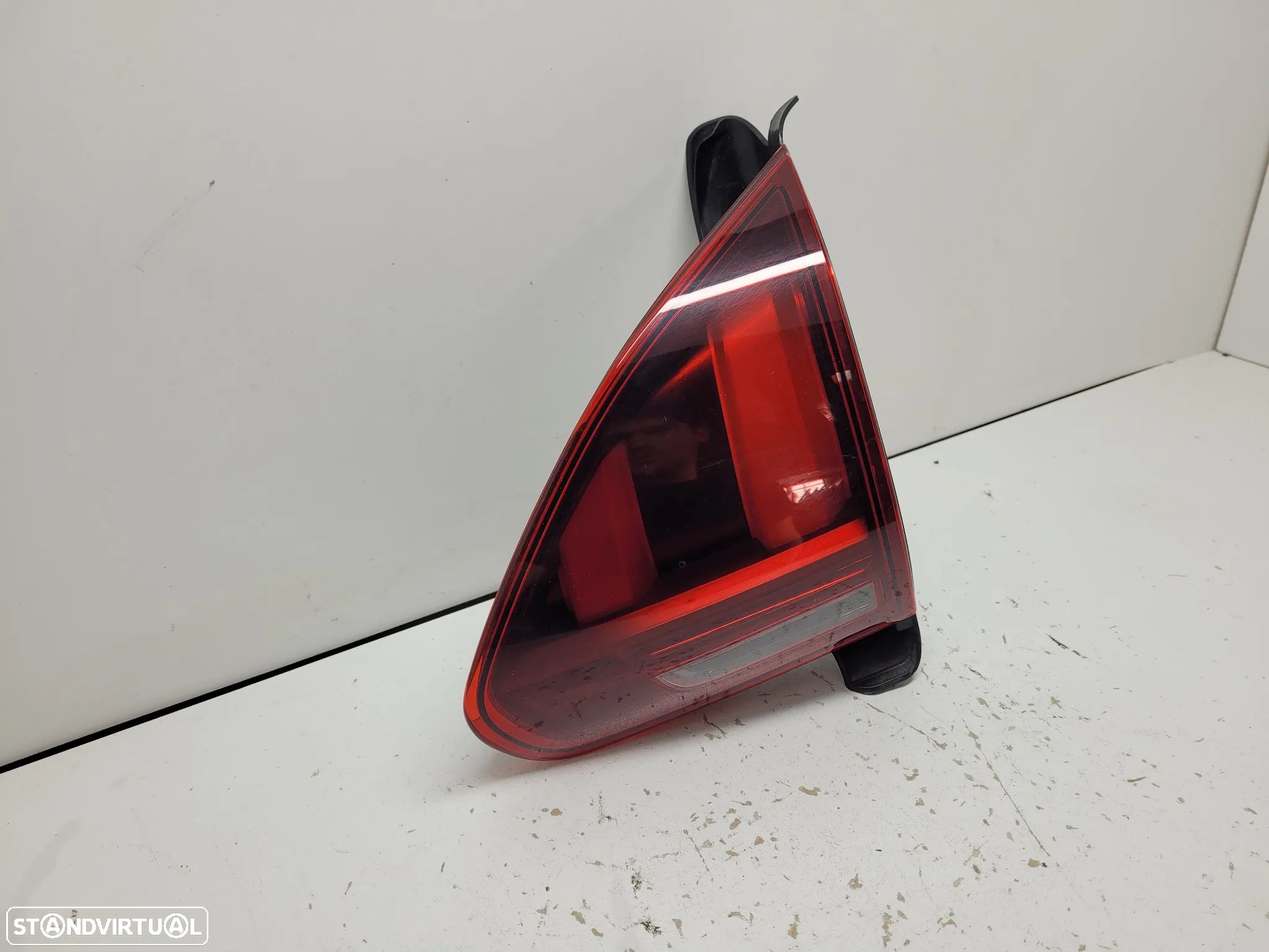 Farolim Da Mala Direito PEUGEOT 2008 [MK1] 9814757280 (2016-2019) - 1